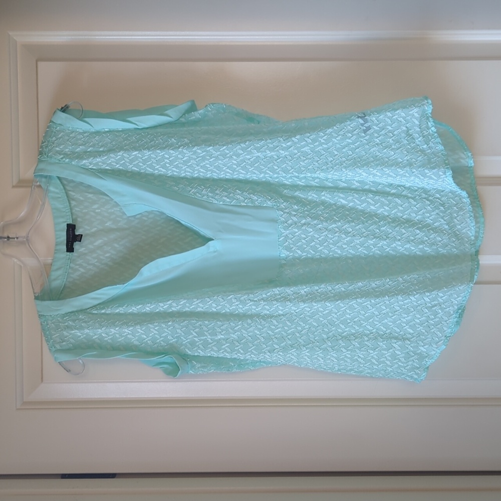 Limited Sleeveless Blouse